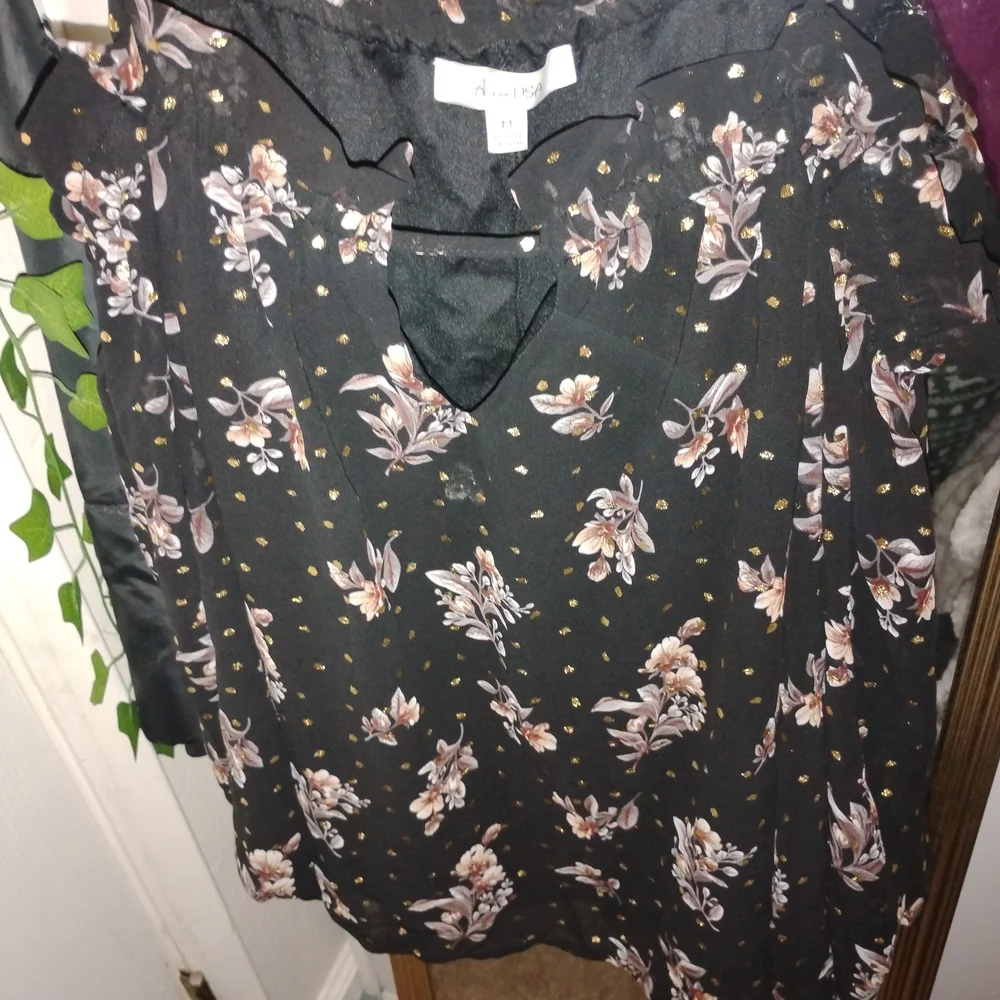 Floral Black Women's Top - Picture 3 of 8